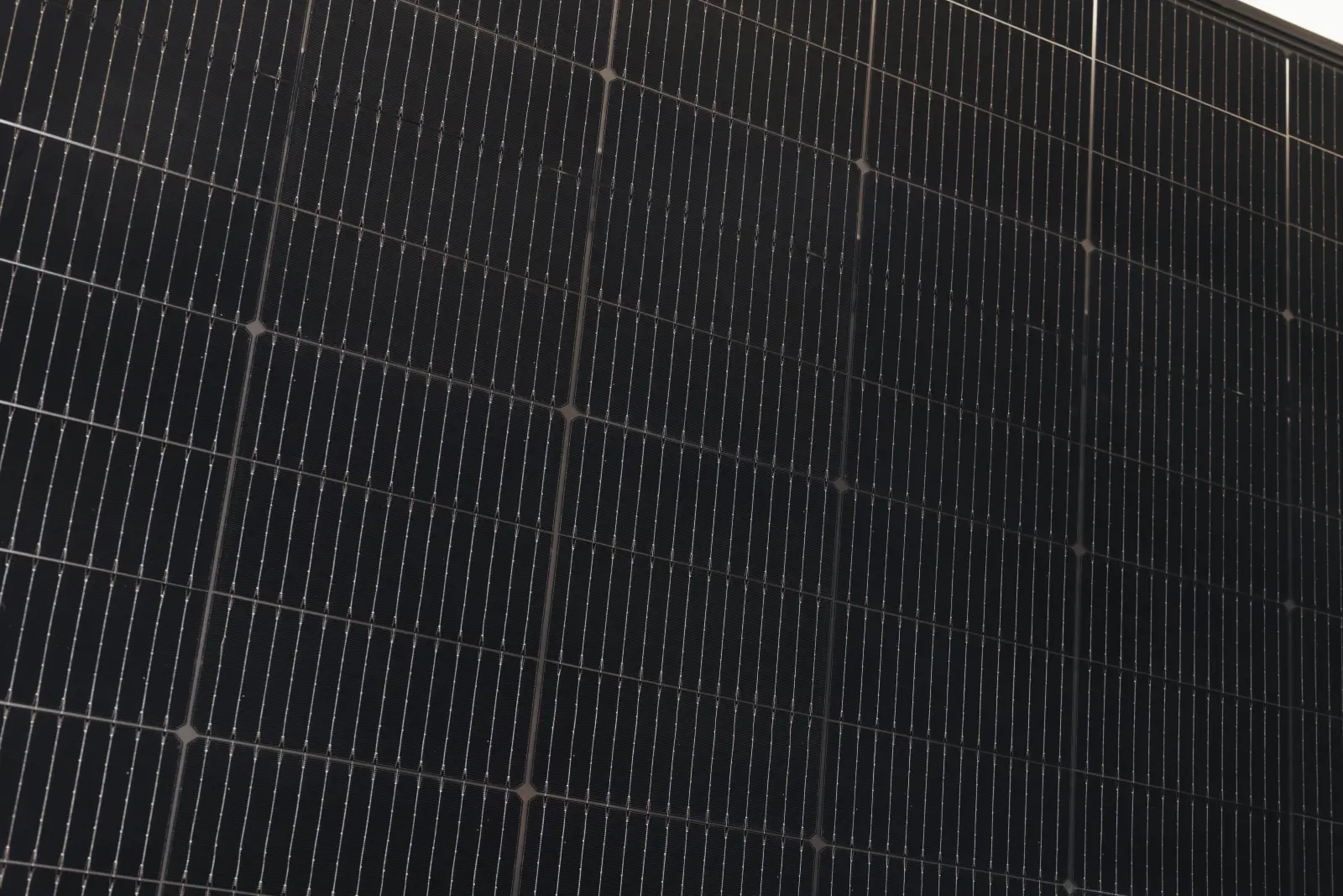 Celstructuur van een zonnepaneel van dichtbij